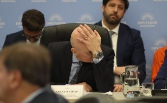 Acorralado por el escándalo, Espert renunció a su candidatura como diputado de LLA