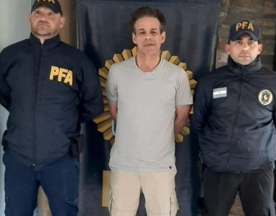 Fred Machado fue trasladado por la Justicia para ser extraditado a EEUU