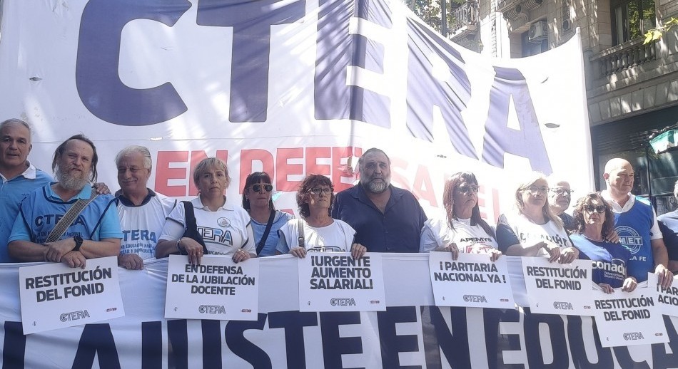 Paro docente: En repudio a la reforma laboral, la CTERA se moviliza